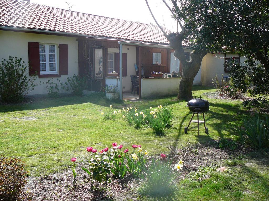 Guesthouse La Burle パランティ・アン・ボルヌ 部屋 写真